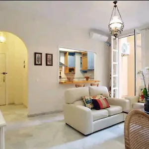https://apartamento-alcazaba-malaga.hotelsinnerja.org